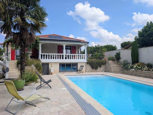 Vente / Maison d'architecte à Saint-Galmier (42330)