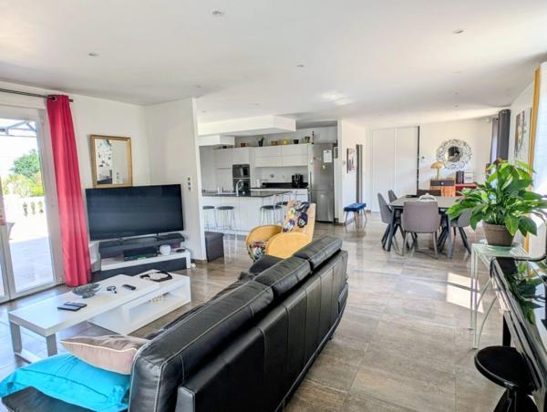 Vente / Maison d'architecte à Saint-Galmier (42330)