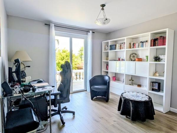 Vente / Maison d'architecte à Saint-Galmier (42330)