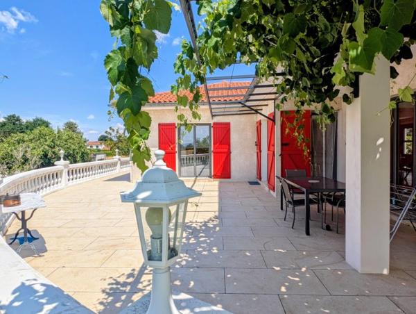 Vente / Maison d'architecte à Saint-Galmier (42330)