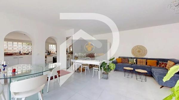 Vente                                                      Maison
                        
                     6 pièces                      159 m2                     à L'Étang-la-Ville