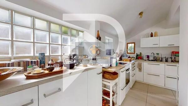 Vente                                                      Maison
                        
                     6 pièces                      159 m2                     à L'Étang-la-Ville