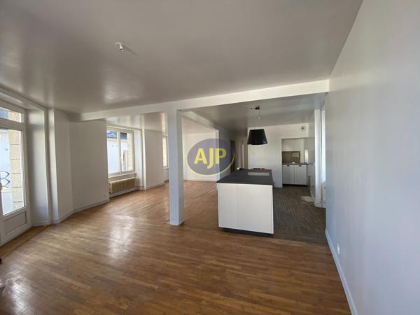 Appartement à louer Rohan : 3 pièces, 86m² avec 2 chambre(s) à 775€ - AJP Immobilier Pontivy