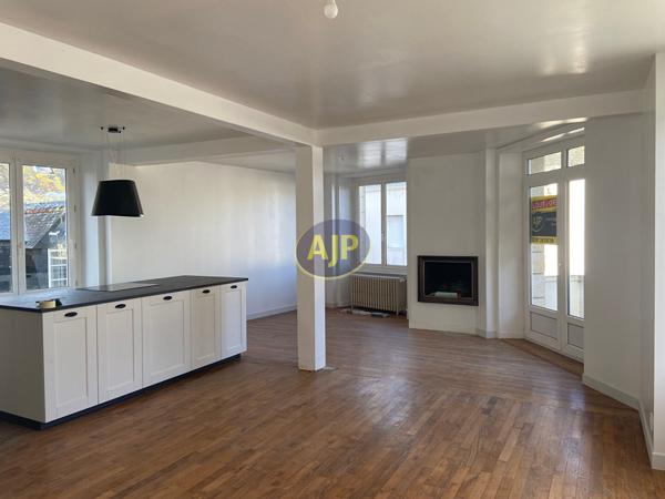 Appartement à louer Rohan : 3 pièces, 86m² avec 2 chambre(s) à 775€ - AJP Immobilier Pontivy