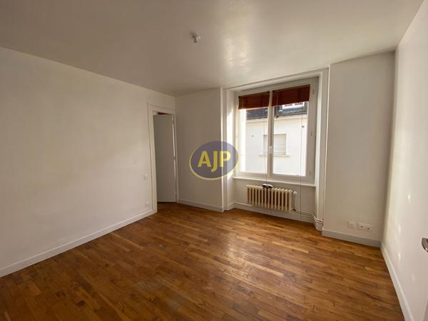Appartement à louer Rohan : 3 pièces, 86m² avec 2 chambre(s) à 775€ - AJP Immobilier Pontivy