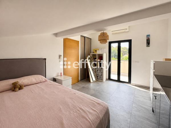 Maison
         6 pièces
        - 143 m² Bien prestige 835 000 € *