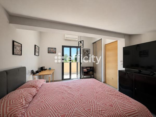 Maison
         6 pièces
        - 143 m² Bien prestige 835 000 € *