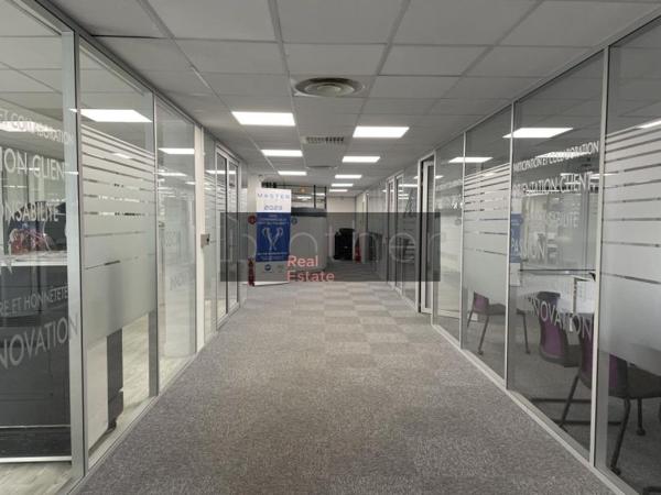 Bureau de 787 m² à louer à Bordeaux Ouest-Merignac