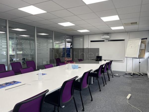 Bureau de 787 m² à louer à Bordeaux Ouest-Merignac