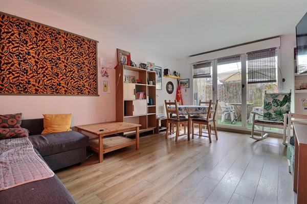 À VENDRE ,  PIÈCES AVEC EXTÉRIEUR PLEIN SUD ? PROCHE MÉTRO LIGNE 12