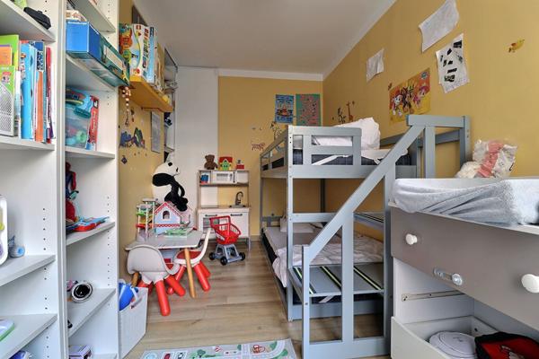 À VENDRE ,  PIÈCES AVEC EXTÉRIEUR PLEIN SUD ? PROCHE MÉTRO LIGNE 12