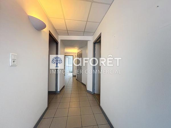 Location bureau Bressuire - 86 m² - 1 000 €/mois