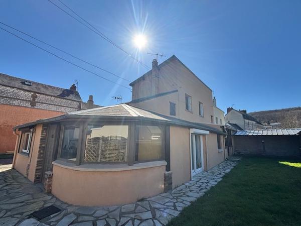 Caudebec-lès-Elbeuf (76320) Maison T4 113m2 avec garage et jardin