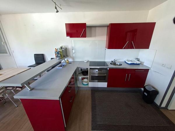 Appartement Grand Couronne 2 pièce(s) 53 m2 avec local commercial