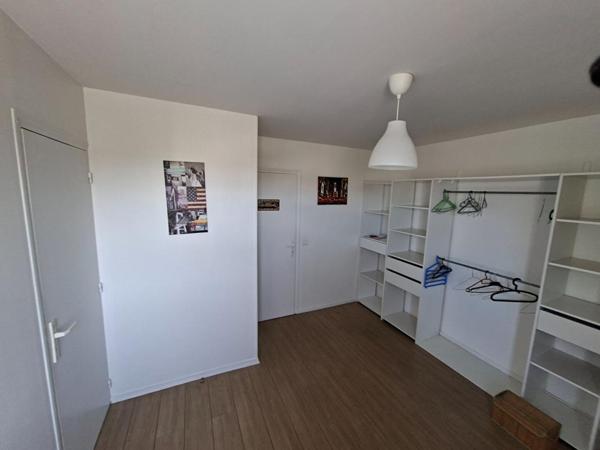 Appartement Grand Couronne 2 pièce(s) 53 m2 avec local commercial