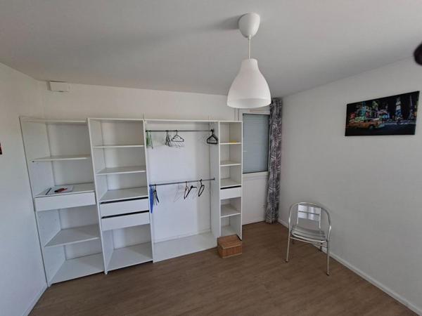 Appartement Grand Couronne 2 pièce(s) 53 m2 avec local commercial