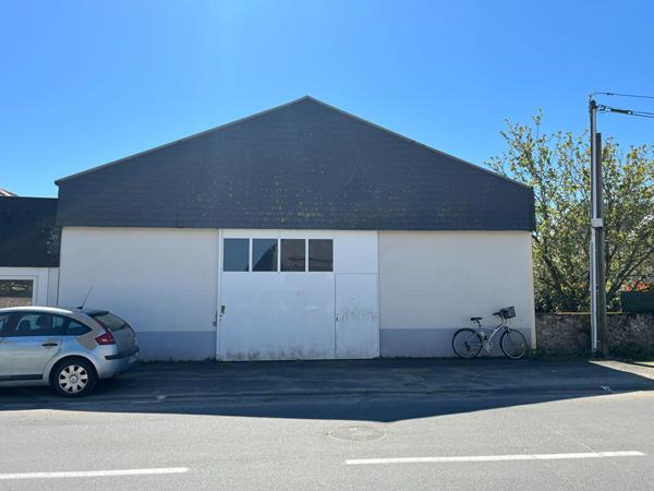 À VENDRE LOCAL COMMERCIAL / ENTREPÔT 183 m²