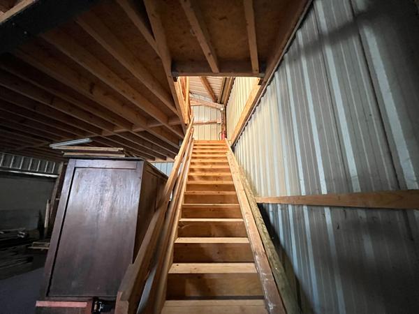 À VENDRE LOCAL COMMERCIAL / ENTREPÔT 183 m²