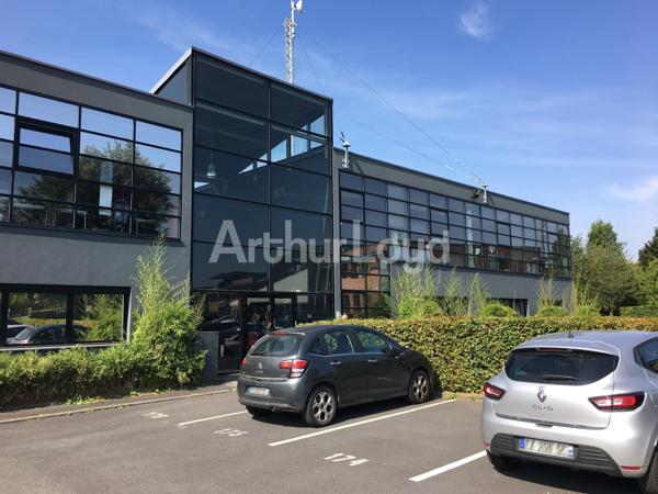 Bureau à louer à Villeneuve-d'Ascq proche métro avec parking privatif