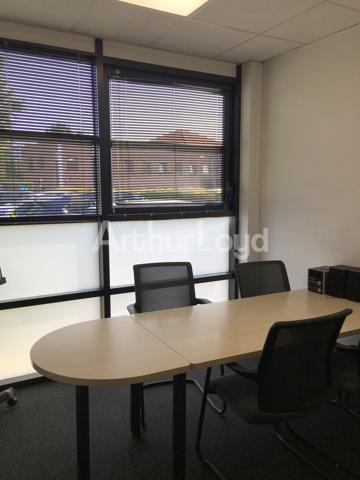 Bureau à louer à Villeneuve-d'Ascq proche métro avec parking privatif