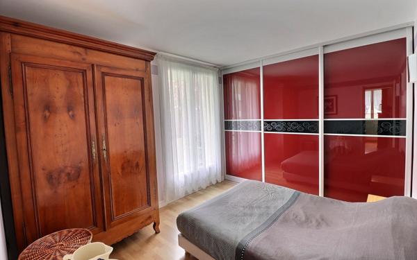 Appartement à vendre    4 pièces • 72 m2 Viroflay