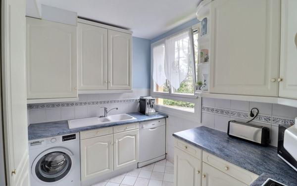 Appartement à vendre    4 pièces • 72 m2 Viroflay