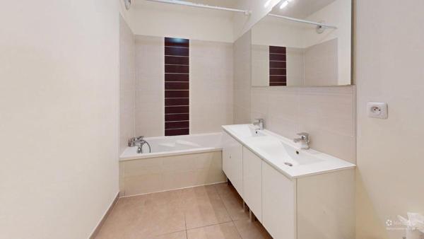 Avignon (84000) F3 - PARKING et TERRASSE