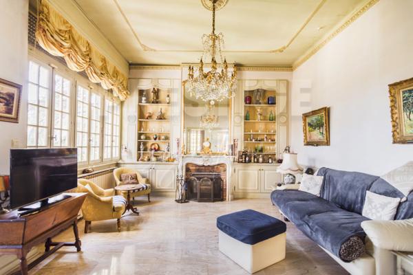 Maison
                                                                                                                                                                                                                                                                                                                        8 pièce(s)                                                                                                                                                                                                          5 chambre(s)                                                                                                                                                                                                          245  m²