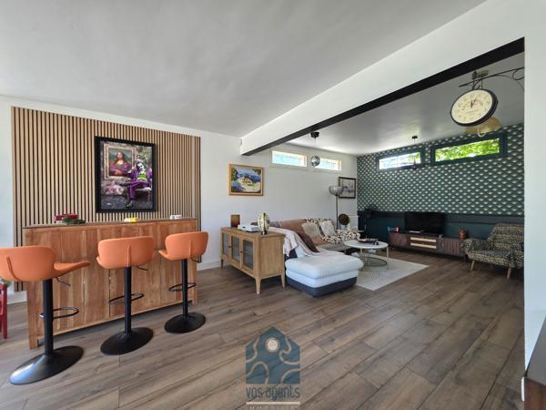 Maison 9 pièce(s) 5 chambre(s) 250 m²