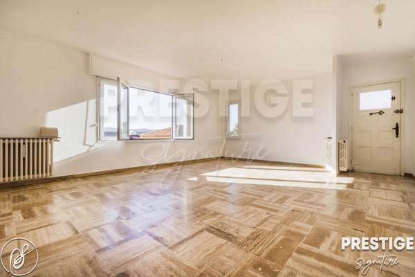 Appartement
                                                                                                                                                                                                                                                                                                                        4 pièce(s)                                                                                                                                                                                                          3 chambre(s)                                                                                                                                                                                                          115  m²