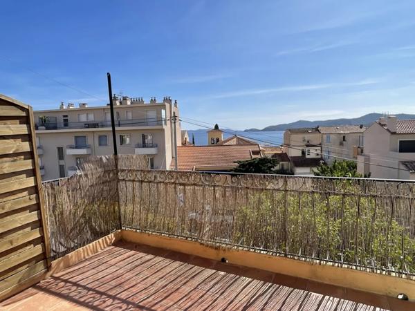 Appartement
                                                                                                                                                                                                                                                                                                                        4 pièce(s)                                                                                                                                                                                                          3 chambre(s)                                                                                                                                                                                                          115  m²