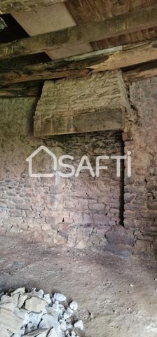 Corps de ferme à rénover sans vis à vis.