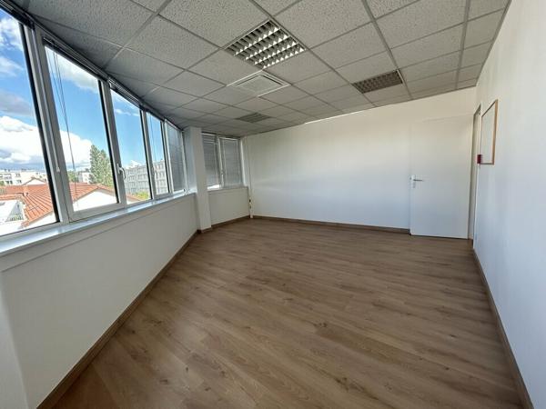 Chalon sur Saône Nord - Bureaux 97 m² à louer