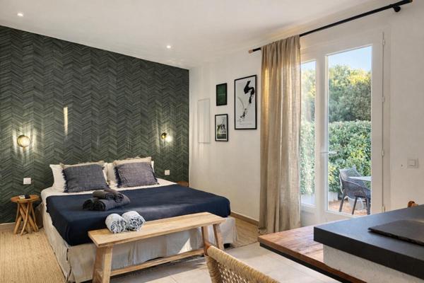 Un domaine de vacances entre mer et maquis à Bonifacio