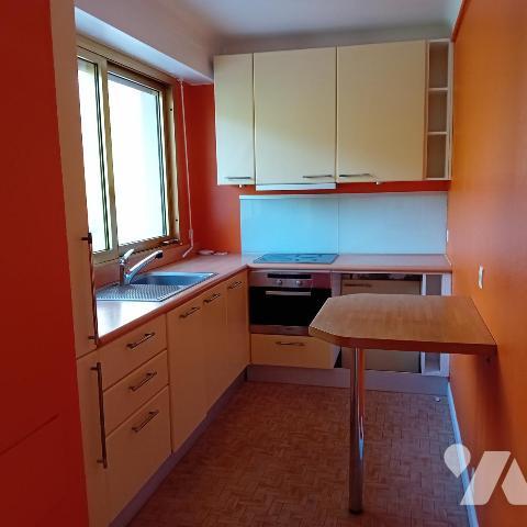 GRAND 2 PIECES DERNIER ETAGE TERRASSE 99.42 m² de surface au sol totale