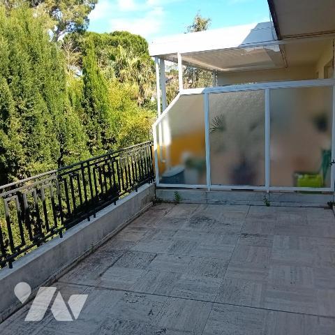 GRAND 2 PIECES DERNIER ETAGE TERRASSE 99.42 m² de surface au sol totale