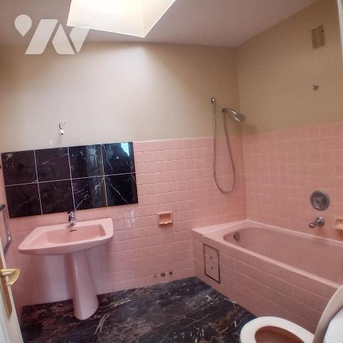 GRAND 2 PIECES DERNIER ETAGE TERRASSE 99.42 m² de surface au sol totale