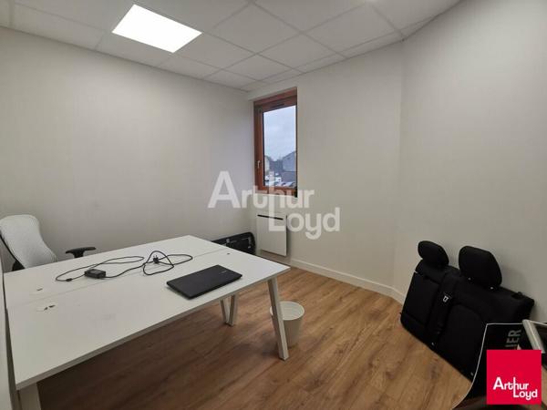 CESSON SEVIGNE - BUREAUX A LOUER - 143 M²