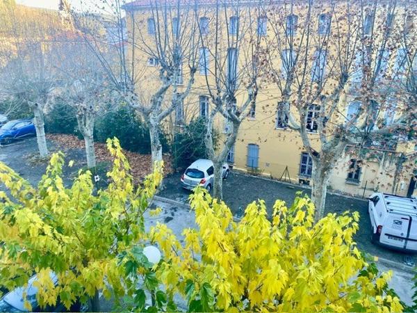 Studio proche des Thermes avec parking