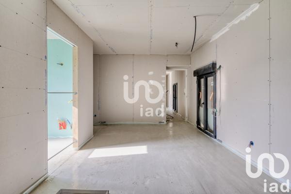 Immeuble à vendre 283 m² Gouvernes