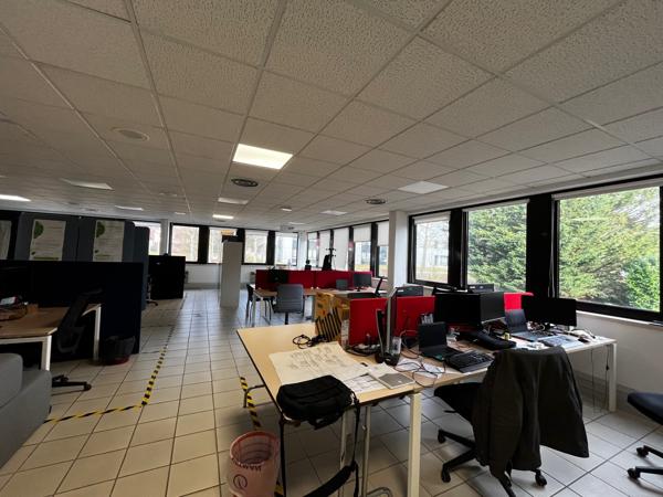 Bureaux à vendre à MONT SAINT AIGNAN 76130