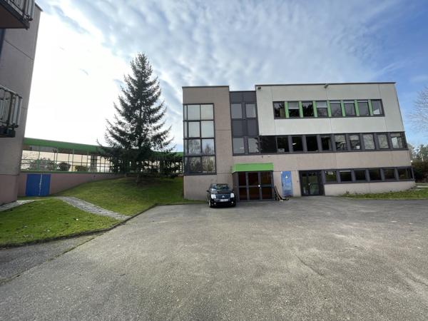 Bureaux à vendre à MONT SAINT AIGNAN 76130