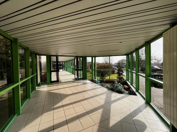 Bureaux à vendre à MONT SAINT AIGNAN 76130