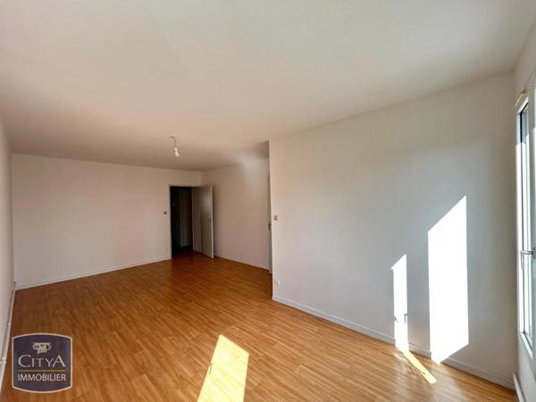 Appartement à louer 3 pièces 73m² Belfort (90000)