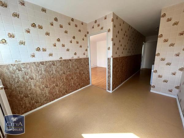 Appartement à louer 3 pièces 73m² Belfort (90000)