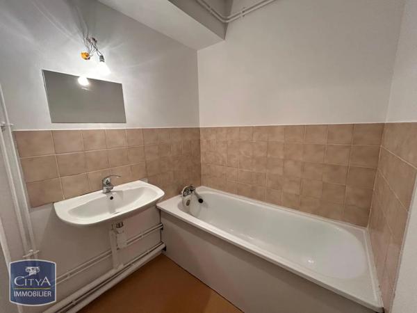 Appartement à louer 3 pièces 73m² Belfort (90000)
