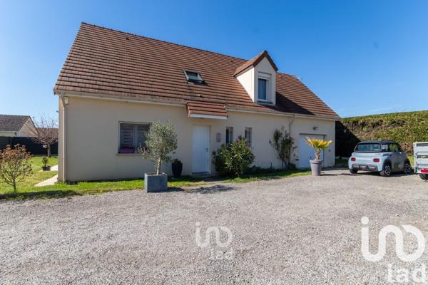 Maison 6 pièces de 115 m² à Longnes (78980)
