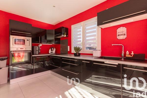 Maison 6 pièces de 115 m² à Longnes (78980)