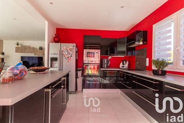 Maison 6 pièces de 115 m² à Longnes (78980)