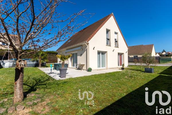 Maison 6 pièces de 115 m² à Longnes (78980)